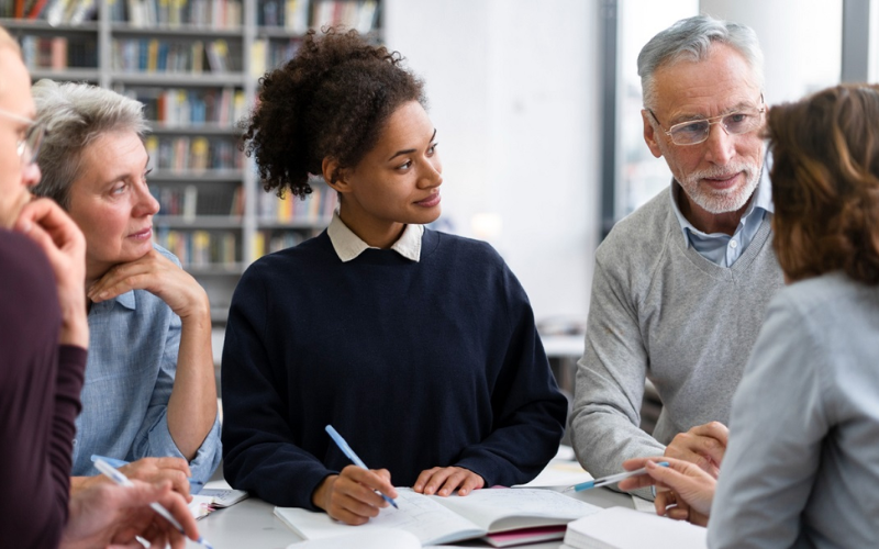 Desenvolvimento e Retenção de Professores: Estratégias para Fortalecer a Qualidade Educacional